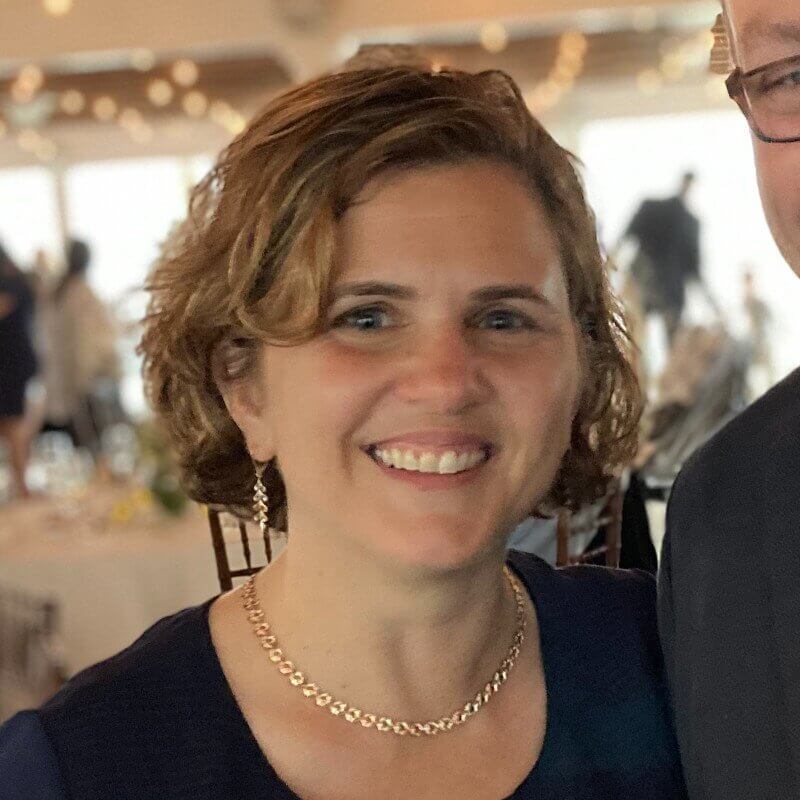 Testimonial profile picture from Lori Scanlon's LinkedIn. She is of one of the people Amy worked with.